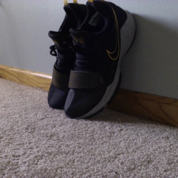 Nike basketball shoes - Picture 4 of 6